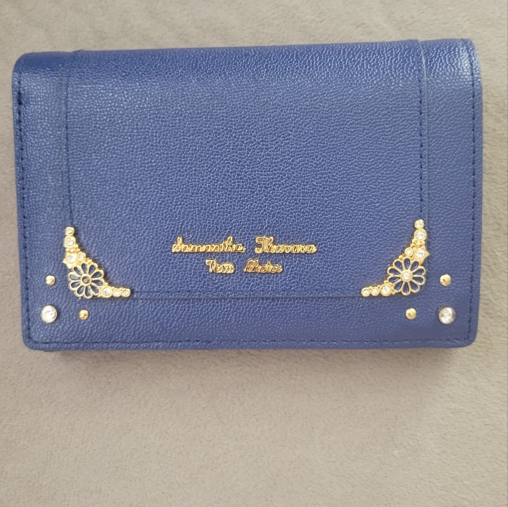 Samantha Thavasa wallet